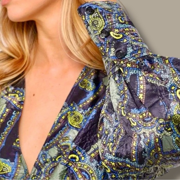 Ganni ‘Crinkled Satin V-Neck Top’ in Olive Green Paisley EU Size 36 = Size Small - Picture 2 of 16